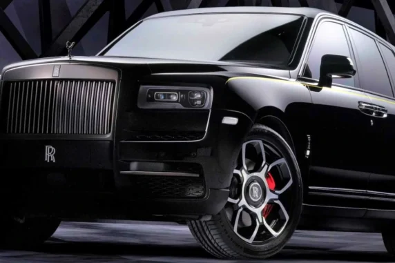 Rolls Royce Cullinan Black Badge